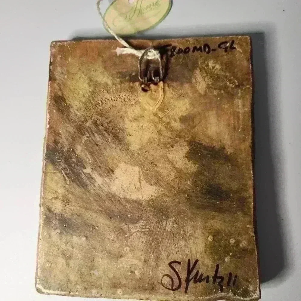 SHARON KURTZ Heavy ceramic decorative PLAQUE. NUMBERED AND SIGNED. NWT